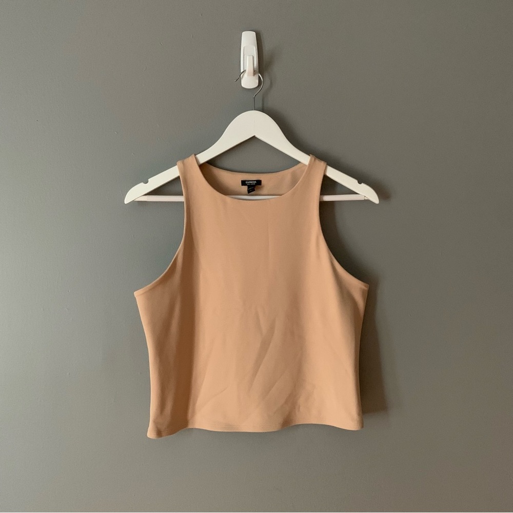 Express Body Contour Cropped Tank - Large - Picture 2 of 3